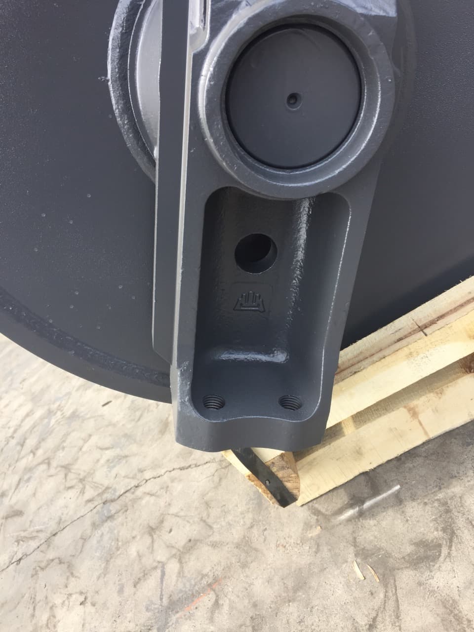 Excavator idler end detail