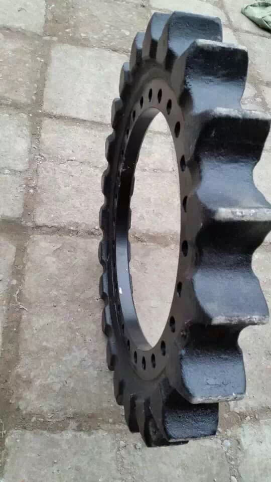 Excavator drive sprocket machining detail