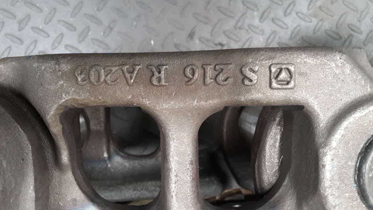 Excavator track chain link detail
