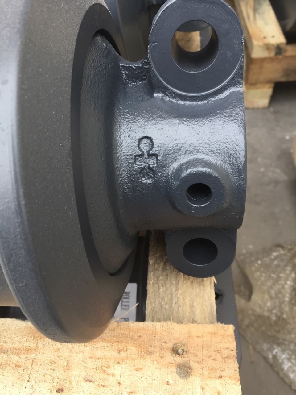 Excavator track roller sealing detail