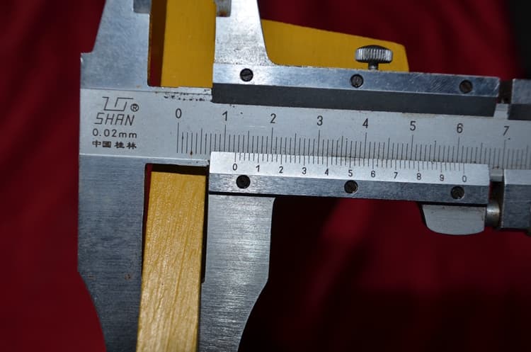 Bulldozer track shoes dimension checking detail