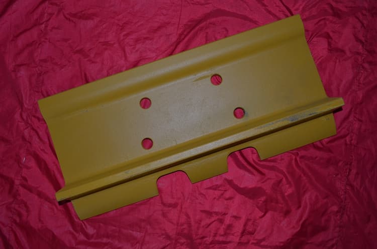 Bulldozer track shoes top structure view