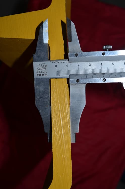 Excavator track shoes dimension checking detail