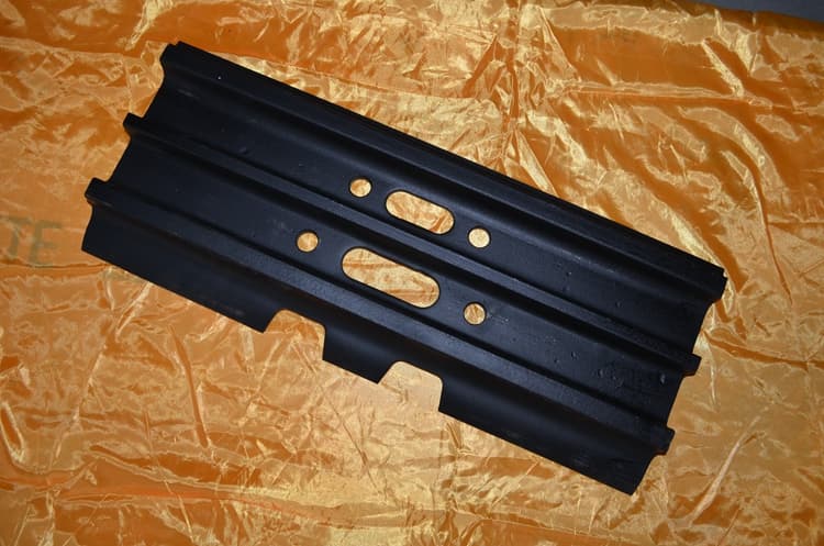 Excavator track shoes double grouser angle view