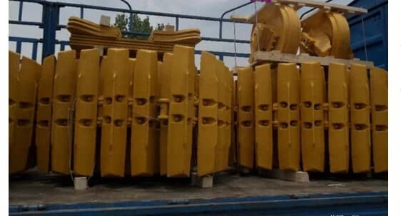 Bulldozer complete track group structure view
