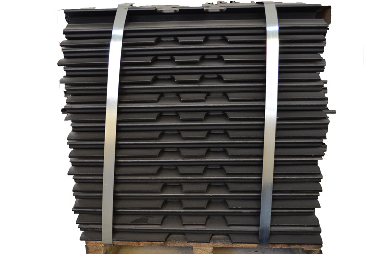 komatsu-pc200-track-shoes-detail-1